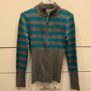 Sweater. Guess brand. Mock neck